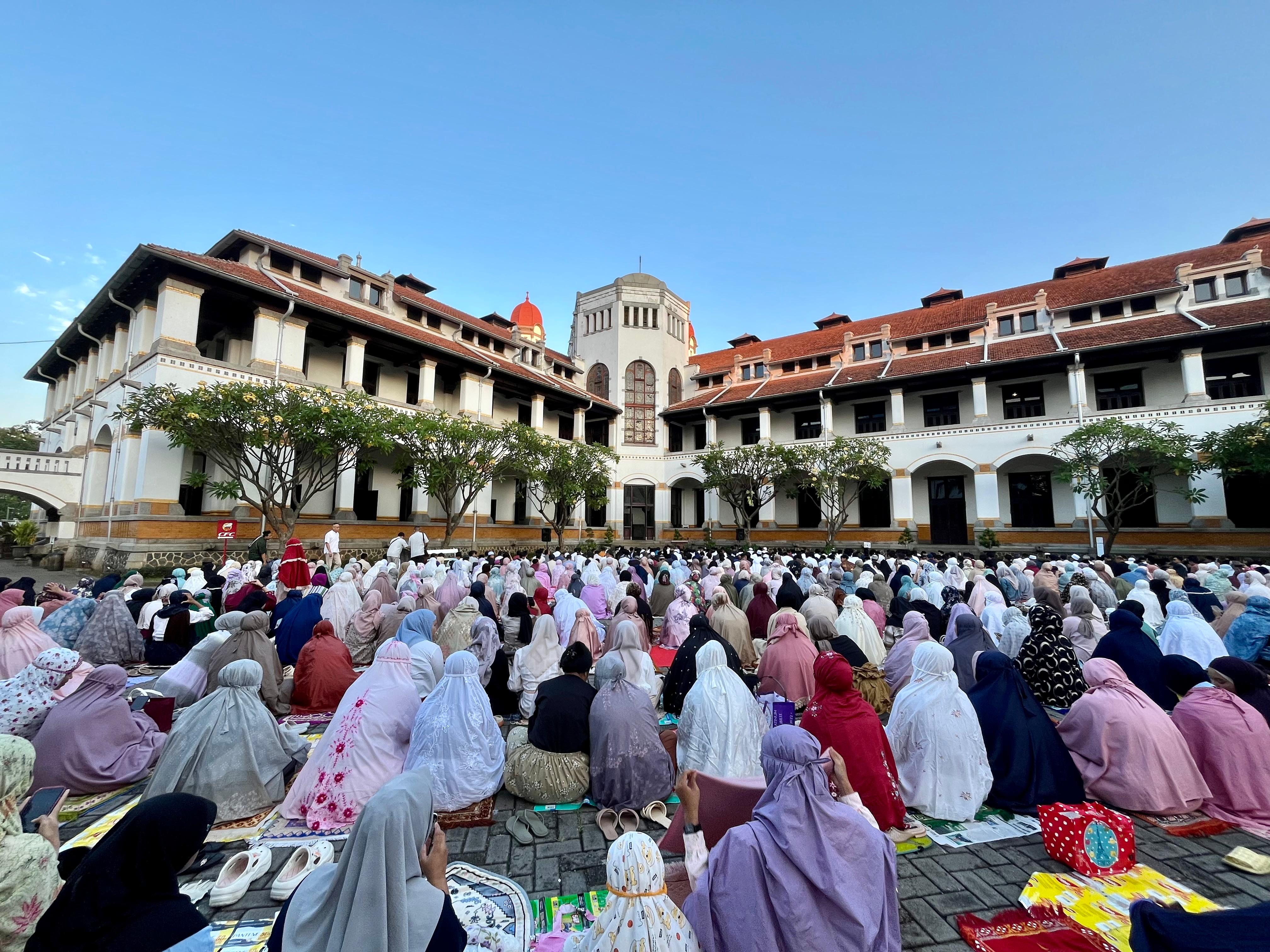 KAI Wisata Gelar Salat Idulfitri di Lawang Sewu Semarang