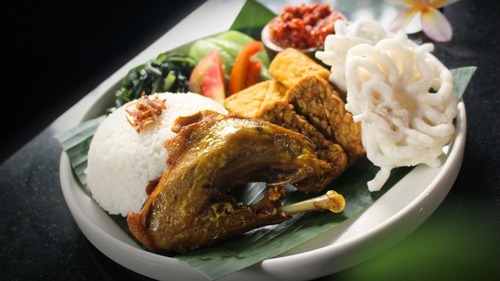 Merajut Tradisi dalam Kehangatan Kuliner Nusantara di Hotel Santika Premiere ICE-BSD City