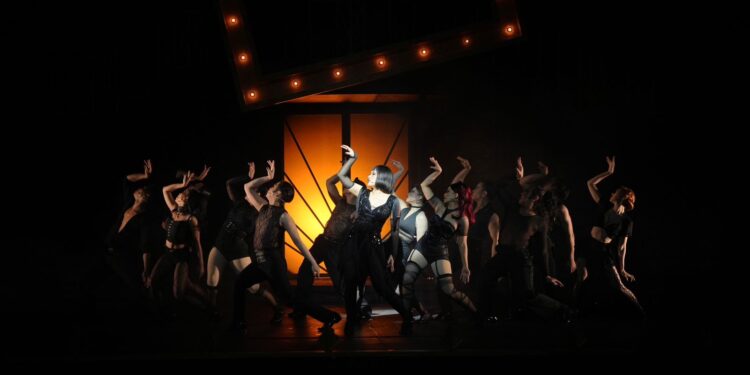 Chicago The Musical Hidupkan Panggung Seni Pertunjukan