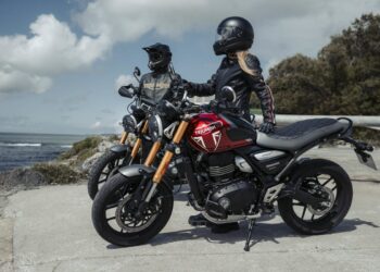 PT Moto World International Serahkan Unit Triumph Pertama ke Konsumen Indonesia 