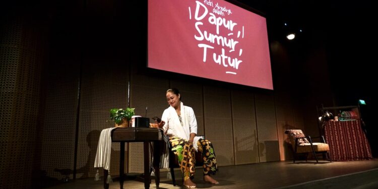 Dapur Sumur Tutur, Pertunjukan Satu Orang oleh Putri Ayudya, Uraikan Kegelisahan Perempuan Jawa