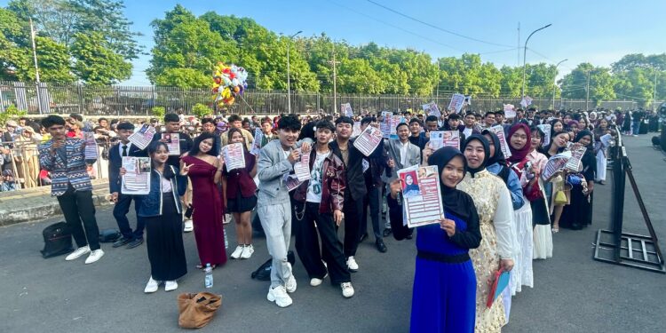 Audisi D’ Academy 8 Kota Cirebon, Ribuan Peserta Rela Antri Sejak Pagi