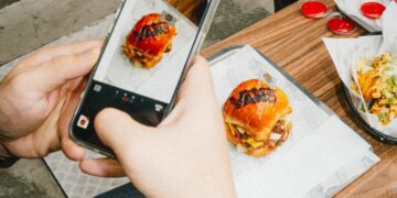 Vans dan Lawless Burgerbar Lanjutkan Kolaborasi di Perayaan 60 Tahun Siluet The Authentic 