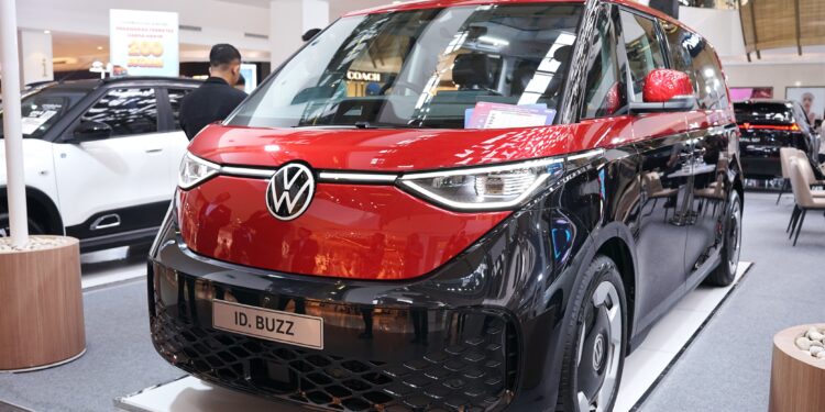 Indomobil Expo Bandung Suguhkan EVperience, Dorong Pertumbuhan Kendaraan Listrik di Jabar