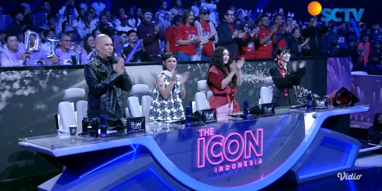 The Icon Indonesia Top 14 Final, Bertabur Standing Ovation Para Juri 