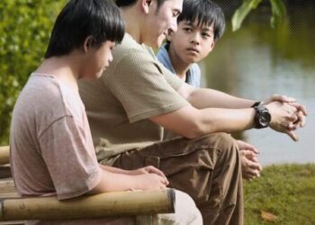 Tanah Runtuh, Suguhkan Kisah Emosional Hubungan Manusia di Tengah Konflik Berdarah