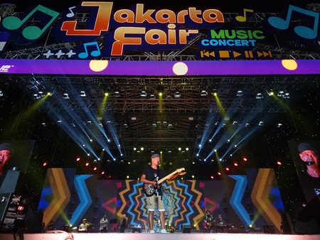 Tony Q Rastafara Bikin ‘Sumringah’ Ribuan Penonton Jakarta Fair Music Concert 2026