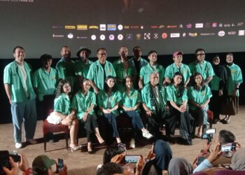 CLBK: Melihat Slamet Rahardjo dan Widyawati Terlibat Cinta Kedua di Usia Senja