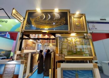 Keindahan Seni Kaligrafi Hiasi Jakarta Fair, Curi Perhatian Pengunjung