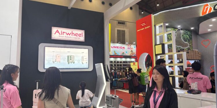 Koper yang Bisa Dikendarai? Airwheel Hadirkan Koper Elektrik Unik di Jakarta Fair 2026