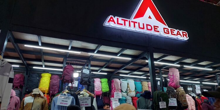 Belanja Gear Outdoor Makin Hemat di Booth Altitude Gear