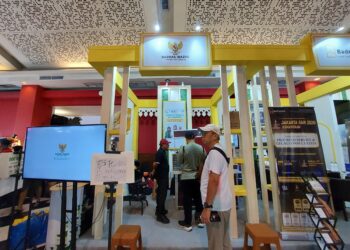 Ngopi Sambil Belajar Bahasa Isyarat di Booth BAZNAS DKI Jakarta