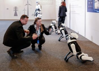 Chery Kembangkan AiMOGA Robotics Tunjukkan Kemampuan Embodied Intelligence