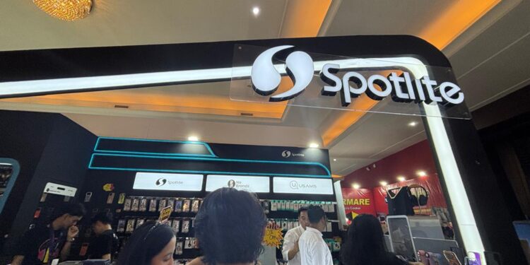 Upgrade Aksesori HP di Spotlite Jakarta Fair! Ada Tempered Glass, Casing, hingga Kipas Portable Mulai Rp59 Ribuan