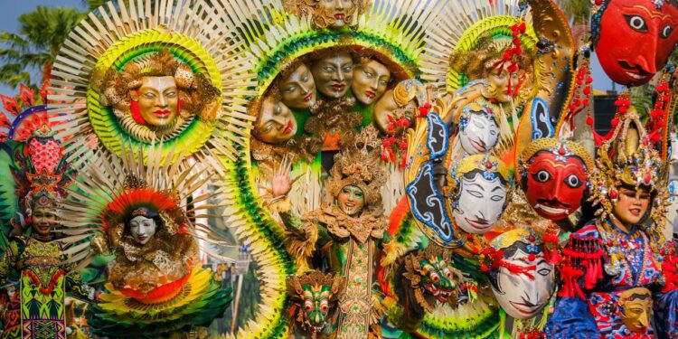 Jember Fashion Carnaval 2026, Menpar: Etalase Kreativitas Indonesia di Mata Dunia