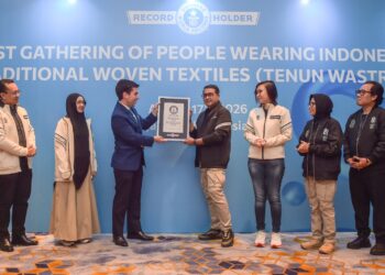 Unjuk Wastra Tenun Nusantara di HUT ke-81 Kemerdekaan RI, Kemenekraf Raih Guinness World Records