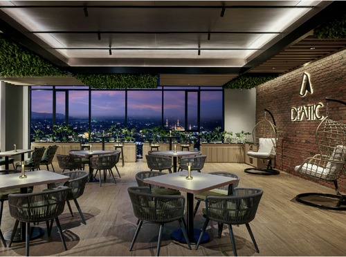Menikmati Momen di Tengah Pekan Bersama Pearl of the Steamer di De’Attic Rooftop
