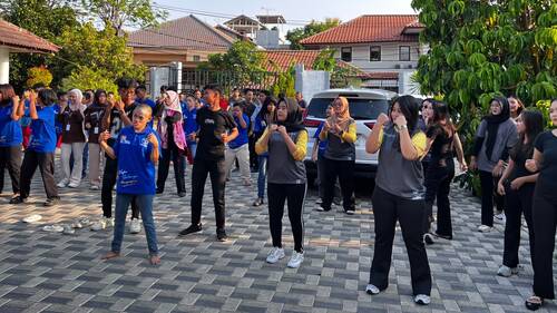Dafam Surabaya Ajak Kampung Anak Negeri Kalijudan Senam Ceria