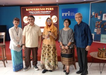 Mengingat penyiar Legendaris Sambas di 100 Tahun Tribut to Sambas Mangundikarsa