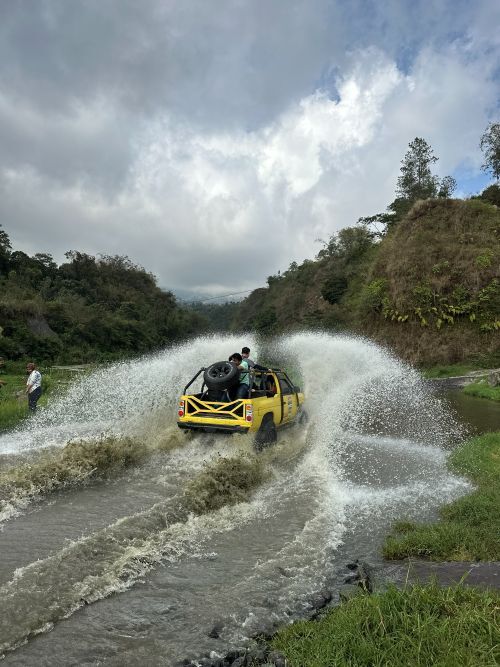 Menjelajahi Ketep Pass Magelang Bersama Komunitas Merapi-Merbabu Jeep!